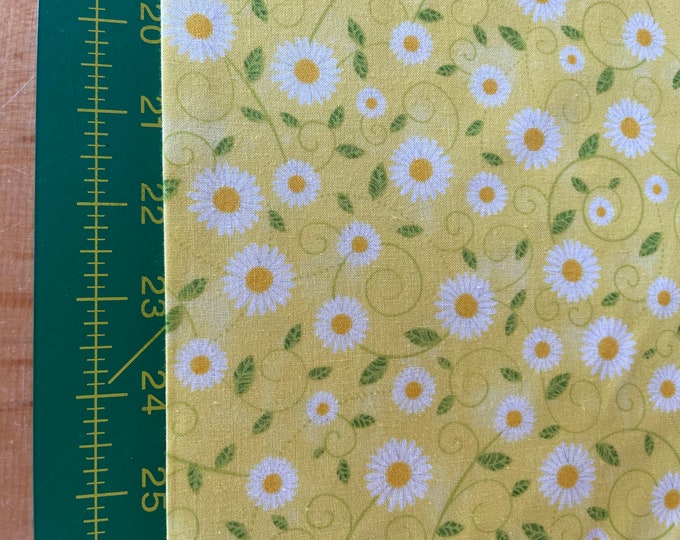 Daisy Fabric - Timeless Treasures C5498 Gail 100% Cotton - Yellow ...