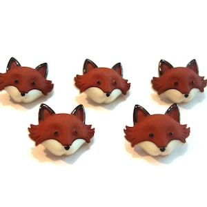 Red Fox Buttons Sitting Jesse James Buttons from the Dress It Up Outfoxed Novelty Button Set 5 pcs S2