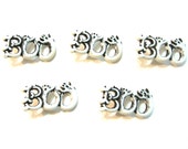 Halloween Buttons BOO Shank Flat Back Choice Set of 5 Spooktacular Dress It Up Buttons Jesse James Buttons Black White Craft Supply - H102