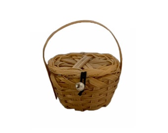 Miniature Wicker Basket Lid Opens Miniature Dollhouse Home Decor - DH21