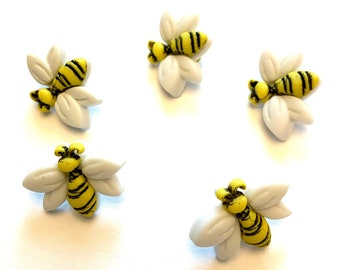 Bee Buttons Galore Shank Back WHITE WINGS 1453