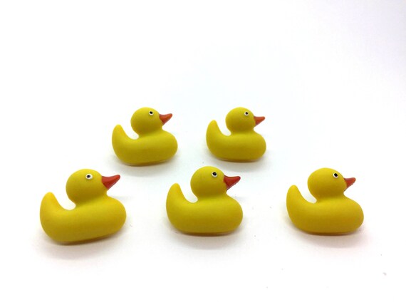 5 rubber ducks