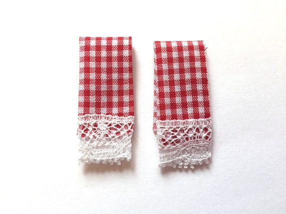 Dollhouse Dark Red /& White Check Kitchen Towel Pr Serendipity Maroon Miniature