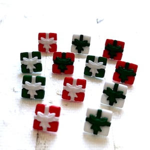 Mini Christmas Presents Buttons Galore Collection Santa&#39;s Gifts Shank Back Bow Ribbon Color May Vary - 1503 H
