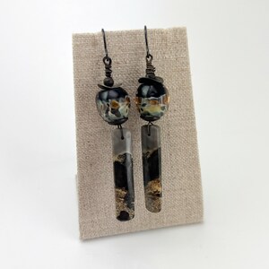 Boucles d'oreilles bohème de jaspe Chohua en gris brun noir avec perles de verre artisanales 707