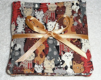 JUEGO DE POSAVASOS ~ "Gatos" ~ Tela ~ Reversible ~ Lavable ~ Forrado ~ Juego de 4 ~ Costura superior ~ Diseños variables ~ NUEVO