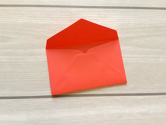 Mini enveloppes rouges de 2 po x 3,5 po pour les détenteurs de