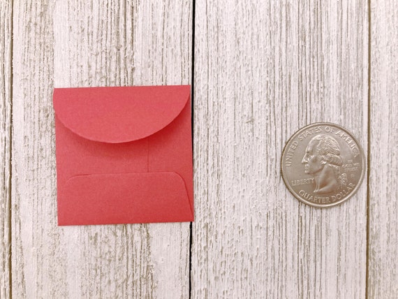 Minuscules enveloppes rouges / Mini enveloppe rouge / Petit mot d