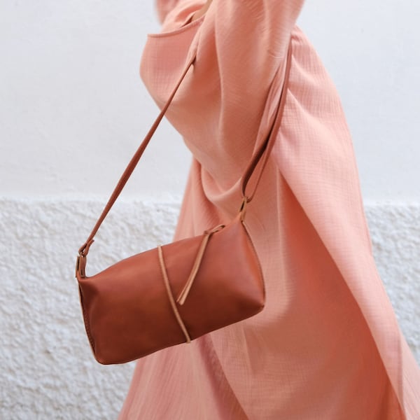 Sac à main en cuir brun, sac minimaliste, sac à bandoulière en cuir durable, sac à bandoulière pour femmes, sac à main en cuir simple, petit sac à main artisanal