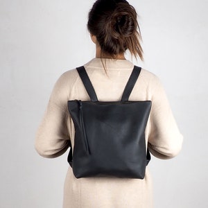 Woman Black Leather Backpack, Handmade leather backpack, Minimal backpack, Mother gifts, Zipper backpack, Backpack black, backpack medium zdjęcie 2