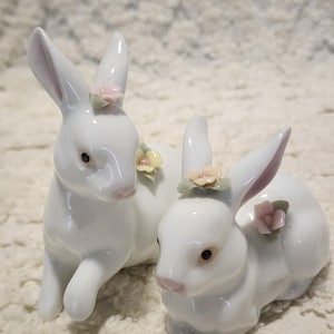 Set of 2 White Porcelain Bunnies - Collectible - Vintage