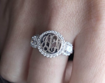 Anillo con monograma, anillo de plata esterlina con circonita cúbica, joyería personalizada, regalo para ella