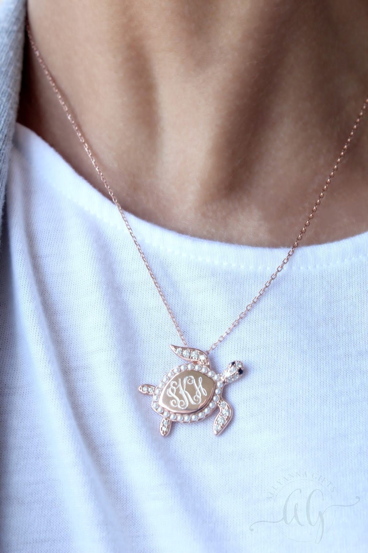 Turtle name necklace -  France