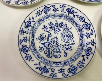 Antique Villeroy and Boch Dresden Saxony Blue Onion Dessert Plate or Bread and Butter, 8 Available