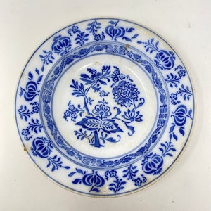 Antique Villeroy and Boch Dresden Saxony Blue Onion Rimmed Soup Bowl