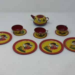 Vintage Gardening Tin Dish Set; Ohio Art Tea Set; 12 piece Dish Set, Very Good Condition