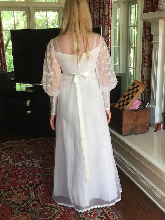 Vintage 1970's Wedding Dress; High Neckline, Dais… - image 3