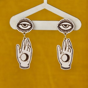 Pendientes Evil Eye Celestial Hand - Witchy Aesthetic - Pendientes Halloween
