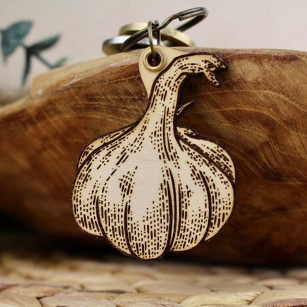 Aesthetic Garlic Keychain - Garlic Girl Engraved Wooden Keychain
