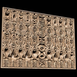 Puede incluir: Una pieza de arte mural rectangular de madera con un diseño abstracto en capas. La obra de arte presenta un patrón repetitivo de formas y líneas orgánicas, creando un efecto texturizado y tridimensional. El marco es de color marrón claro.