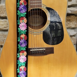 Velvet Flower Guitar Strap; Embroidered Guitar Strap; Flower Guitar Strap; Gifts for Her; Velvet; Boho Guitar Strap; Hippie Guitar Strap