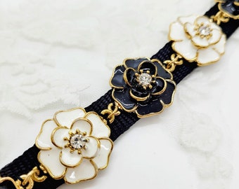 Black & White Flower Dog Collar; Rhinestone Jeweled Girly Collar; Flower Dog Collar; Fancy Dog Collar; Bougie Dog Collars; Flower Collar