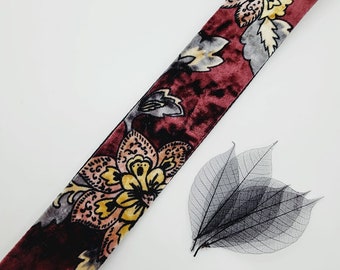 Velvet Flower Guitar Strap; Statement Guitar Strap; Unique Guitar Straps; Handmade Straps; Gift for Her; Velvet Guitar Strap; Women's Guitar