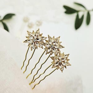 Gold Crystal Star Hair Pins: Celestial Bridal Hair Jewelry (Set of 3) Small Gold Wedding Pins; Crystal Star Hair Pins; Gold Star Pins