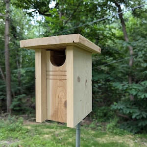 Cedar Original Style Gilwood Bluebird Nesting Box/Birdhouse - With Cleanout