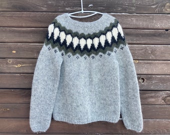 Icelandic sweater lopapeysa for woman Hand Knitted from Lopi wool Size S-M