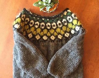 Icelandic pattern baby sweater 1-2 years old