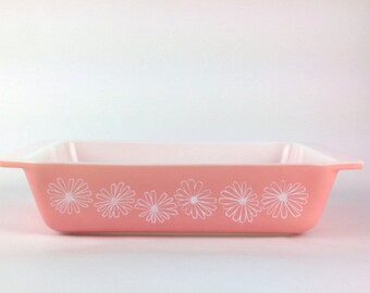 JAJ Pyrex Space Saver Casserole Dish Pale Pink Daisy Deep 1950s retro Kitchen,