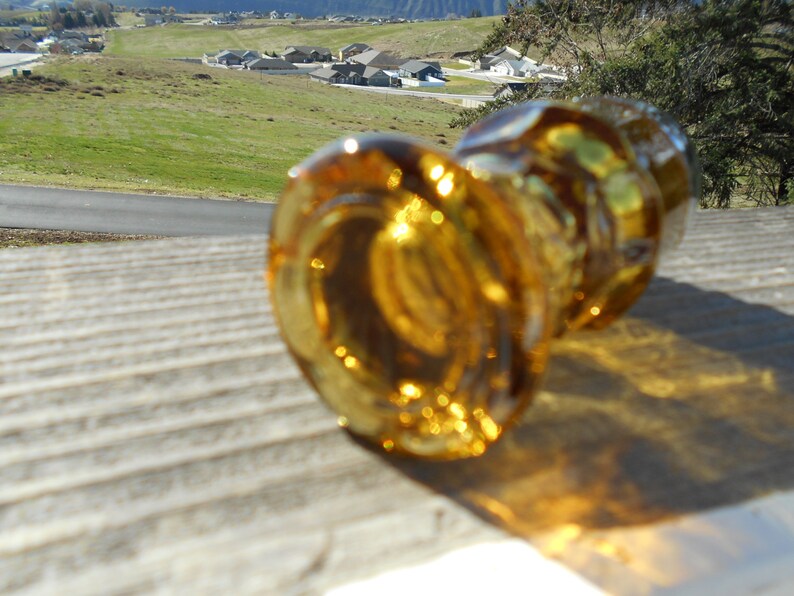 4 Tall Anchor Hocking /'Georgian Topaz Amber /' Salt Shaker