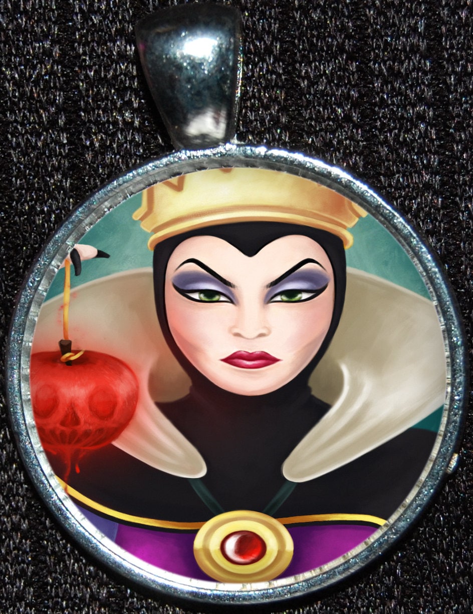 世界限定3,000体　日本未発売　邪悪な女王 ディズニー『白雪姫』アメリカ Amazon.co.jp: Mattel ディズニー コレクター 邪悪な女王