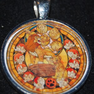 Lion King Mufasa Simba Round Stained Glass Style Silver Disney Pendant Necklace Jewelry