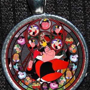 Königin der Herzen-Alice im Wunderland Runde Glasmalerei Stil Silber Tim Burton Helenam Bonham Carter Disney Anhänger Halskette Schmuck