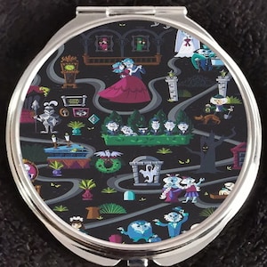 Ride Map Ballroom Haunted Mansion Hitchhiking Ghost Wallpaper Halloween Disneyland Walt Disney World Maquillage Compact Miroir Madame Leota Tomb