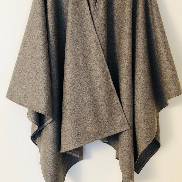 Grauer Wollumhang - Herren Grauer Oversized Poncho Mann Kimono - Winter Decke Capes Poncho Herren - Schwarz Grauer Wolle Herren Poncho Umhang - Made in UK