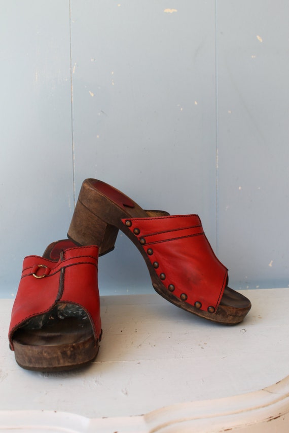 Vintage 70s Platform Clogs/Wooden Clogs 