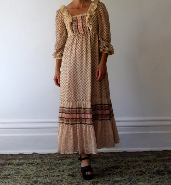Vintage 70s Prairie Dress/Puffy Sleeves/Ruffles/Bo