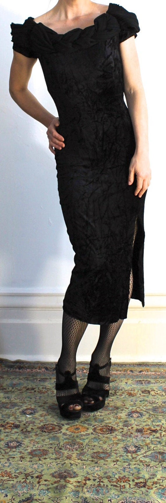 Vintage Black Crushed Velvet Body Con Dress/