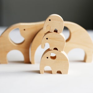 Gift for mom dad, Wooden elephants family of 5 puzzle, Waldorf Montessori nesting animal figurines image 2