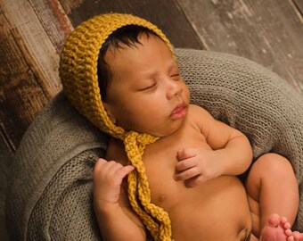 Vintage Infant Crochet Yellow Bonnet, Handmade Bonnet, Baby  display picture 1