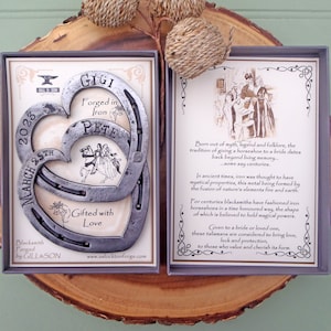Regalo de boda. Regalo de novia. Personalizado. Símbolo de amor con corazones entrelazados en forma de herradura. Forjado a mano en hierro. Fabricado por herreros tradicionales.