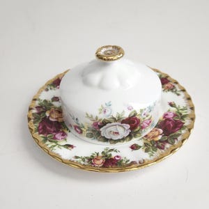 Beurrier avec couvercle Royal Albert Old Country Roses, 1962, Bone China England, plat couvert à bordures florales en or