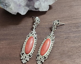 Pendientes colgantes vintage de plata de ley con filigrana de coral rojo esponjado, estilo bohemio.