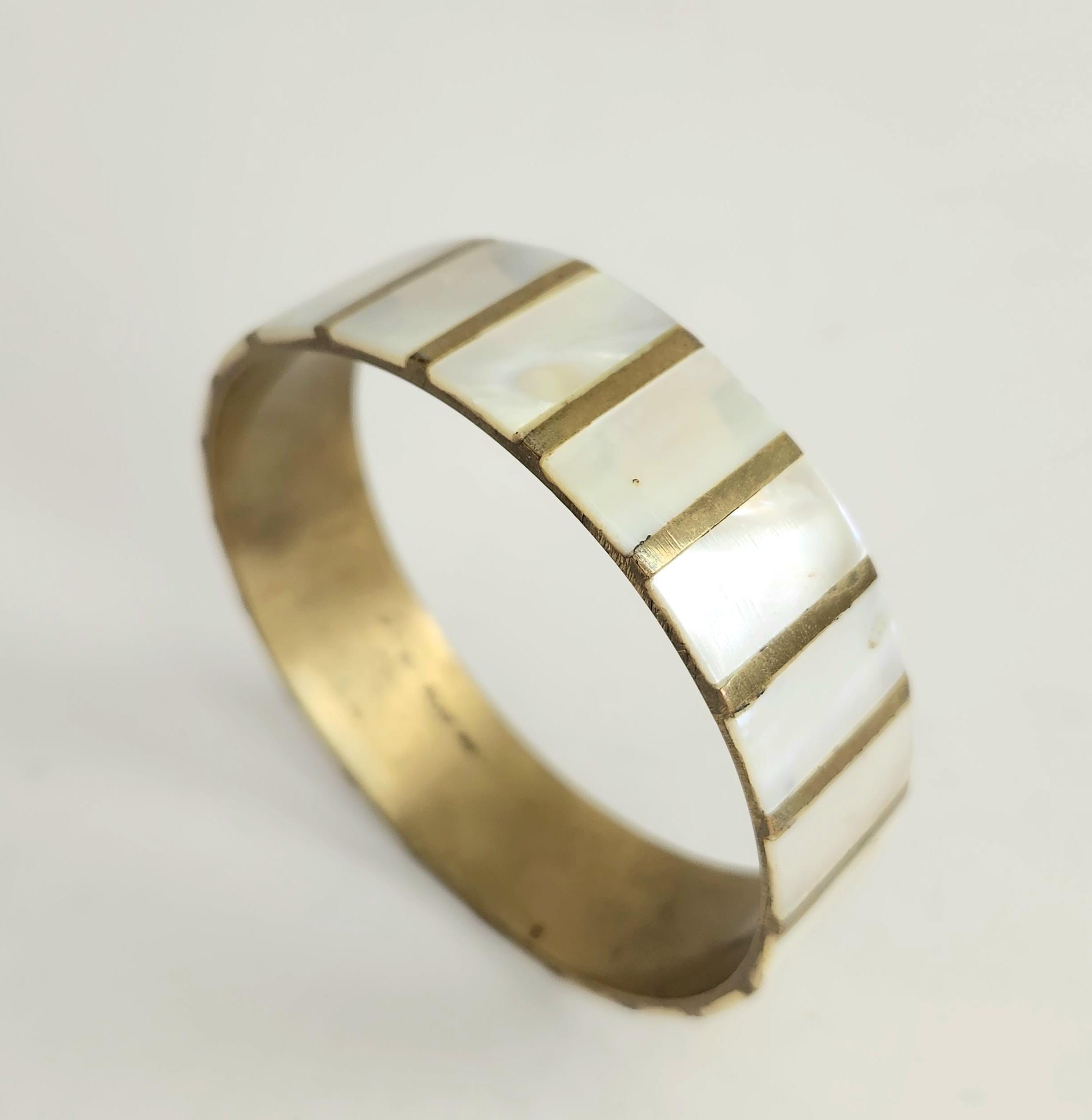 あ*ん様 M.U.L. 真鍮バングル ヴィンテージナチュラルMOPホワイトシェル象嵌真鍮バングル