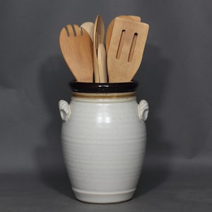 Utensil Holder in Ivory Glaze