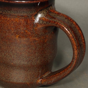 A closeup of the handle and glaze.