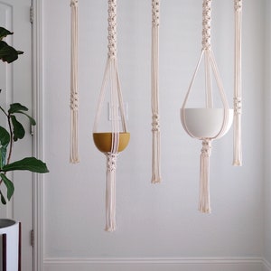 Macrame Plant Hanger Pattern / DIY Macrame Pattern / Modern Macrame Pattern / Pattern Name - Round Mesh